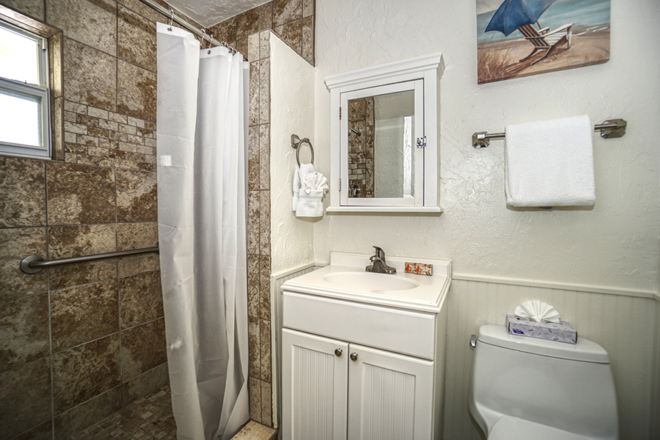 Wicker Inn - Orleander - bathroom