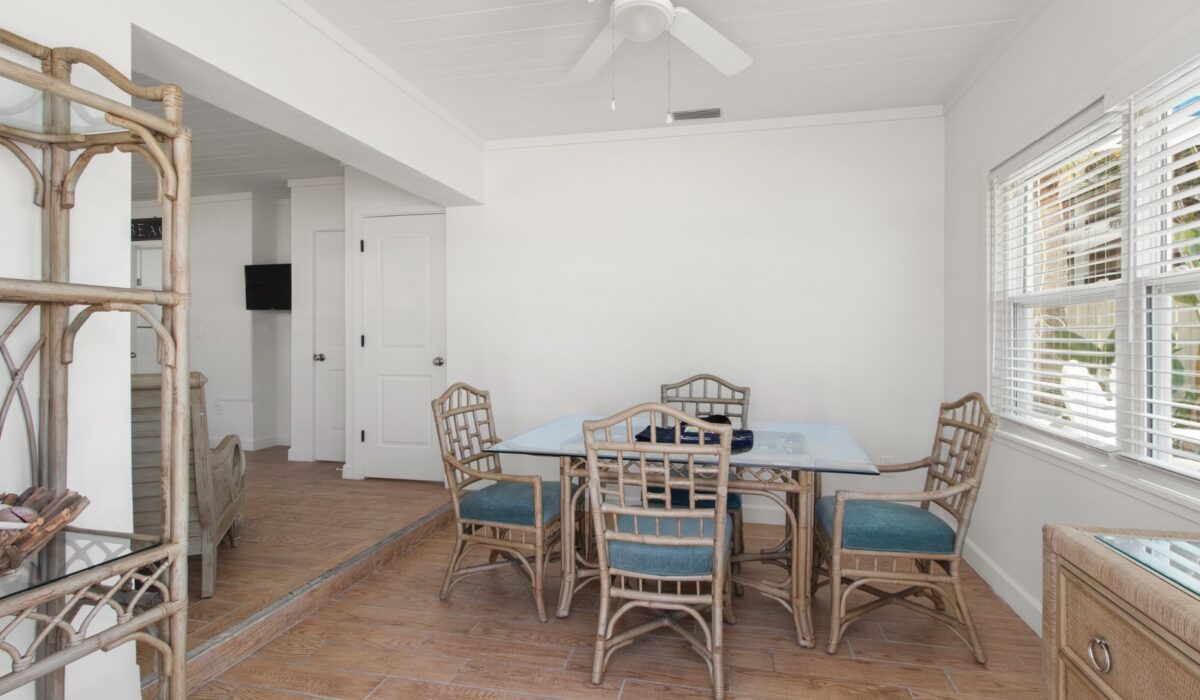 bougainvillea-cottage-dining-area