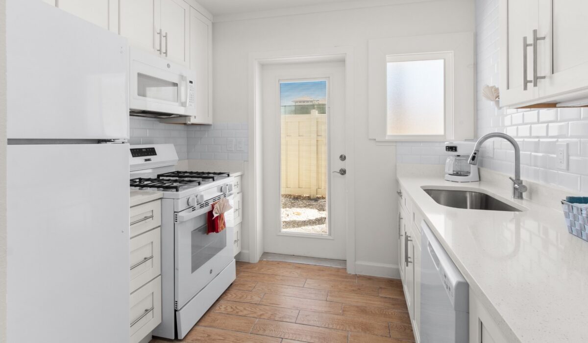 bougainvillea-cottage-outdoor-dining