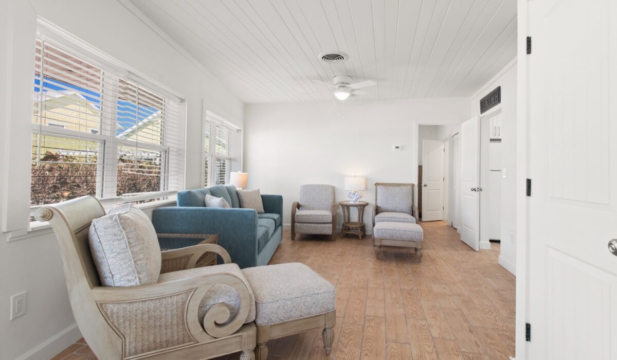 bougainvillea-cottage-seating-area